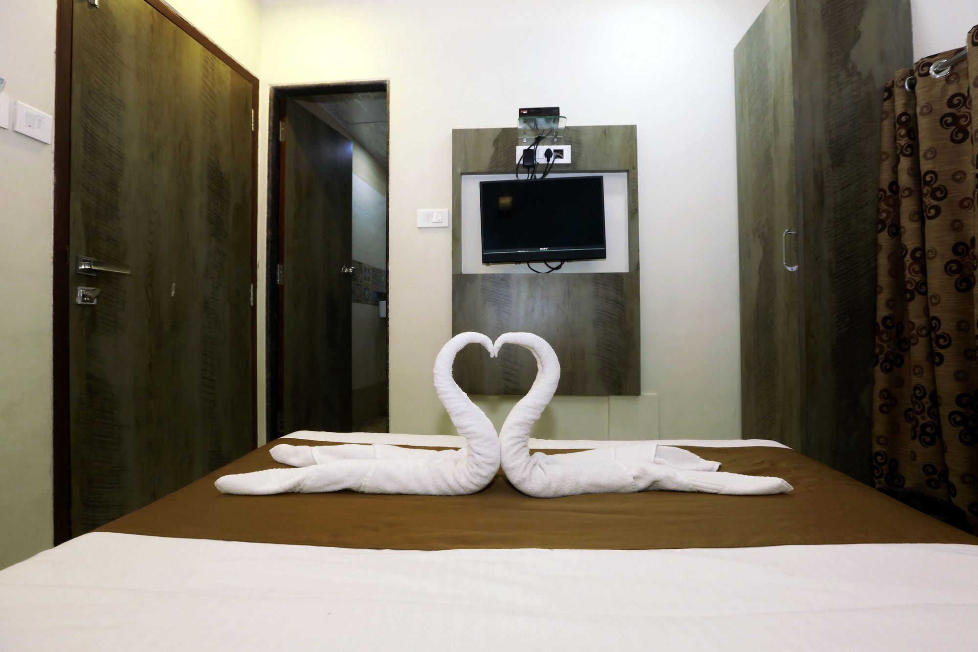 Hotel Grace Inn Mumbai Exterior photo