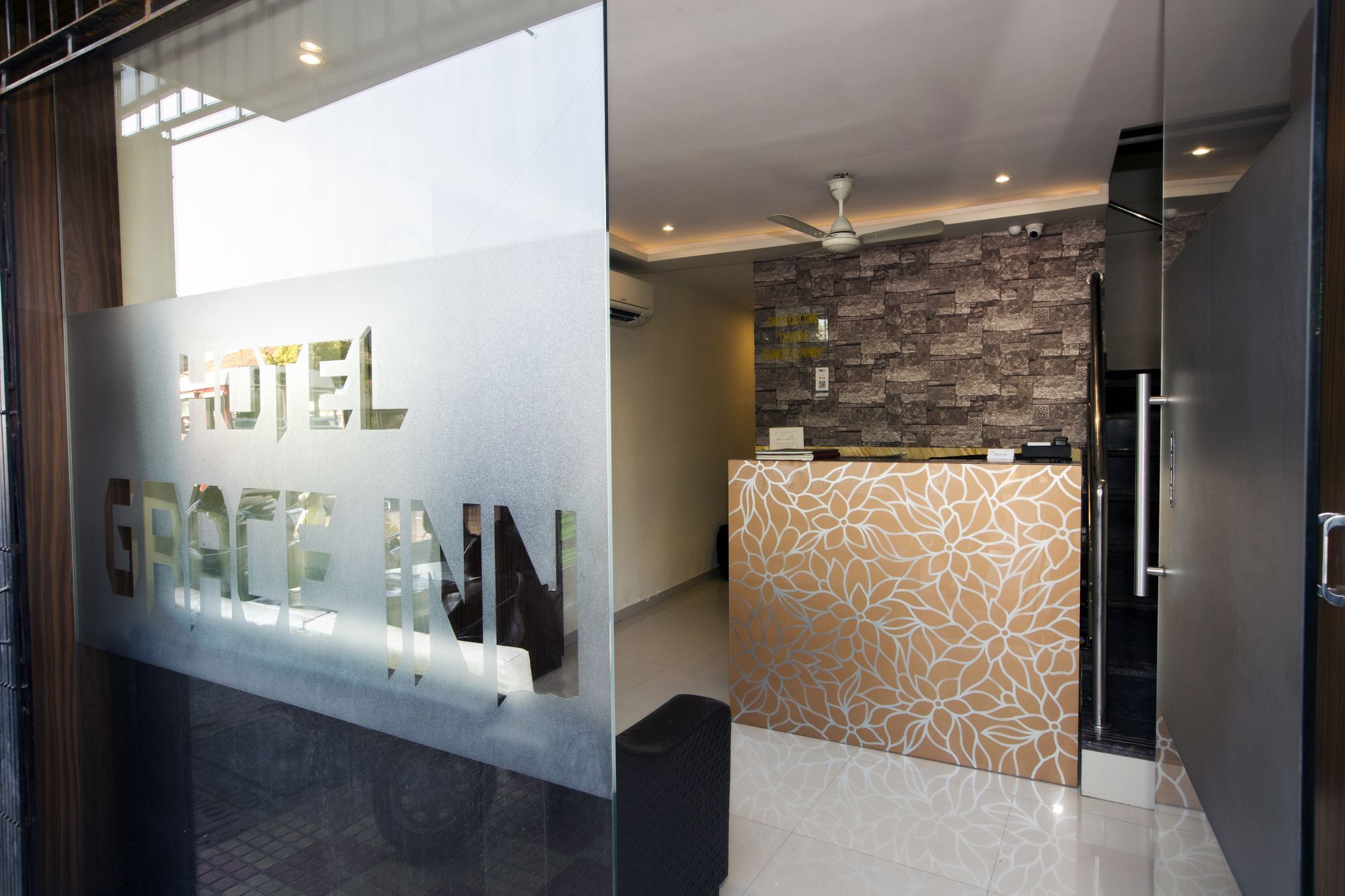 Hotel Grace Inn Mumbai Exterior photo